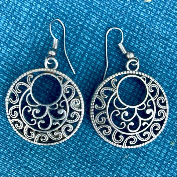 Boho Simple Carved Hollow Flower Design Silver Plated Dangle Earrings - Picture 2 of 10